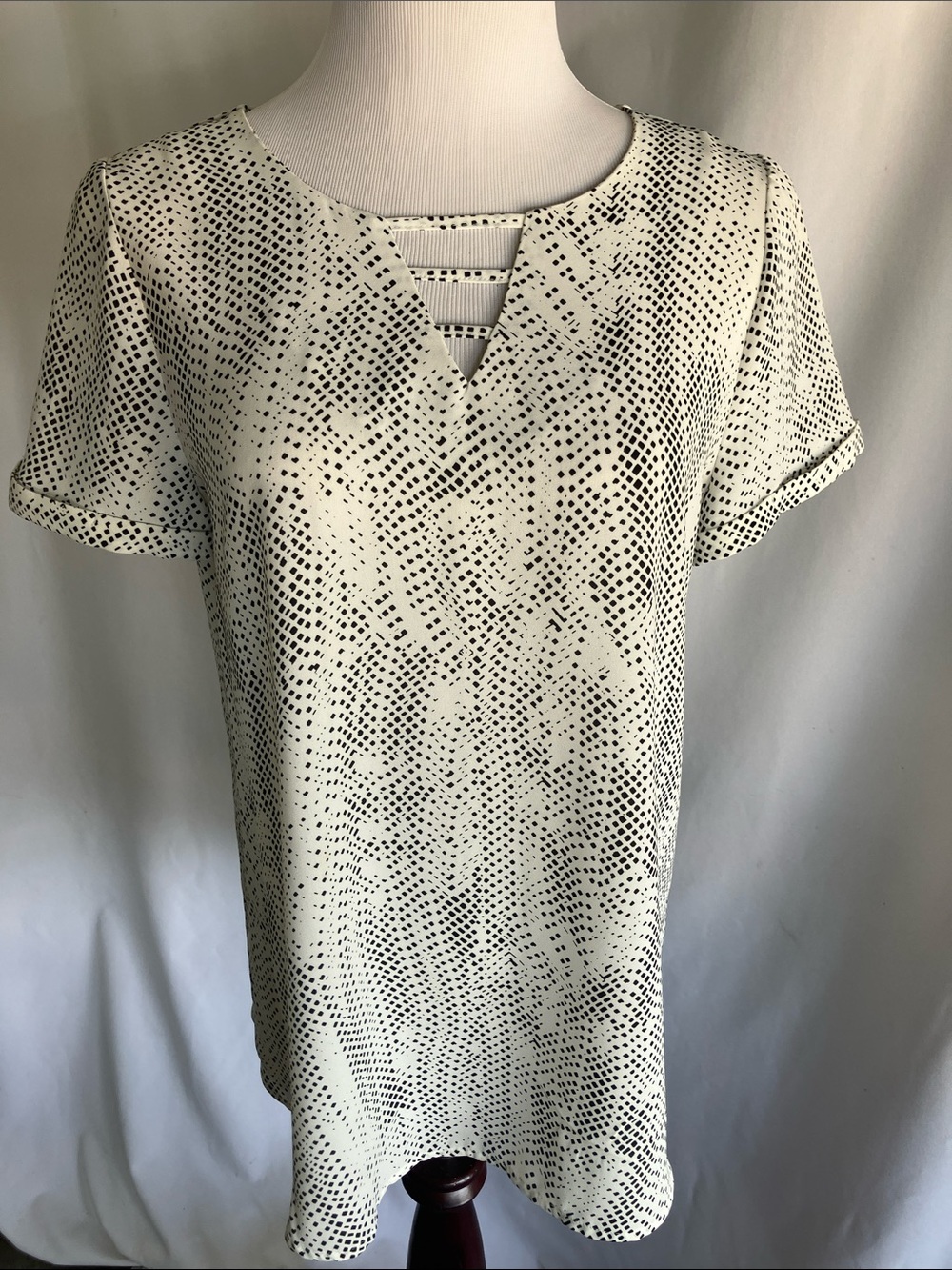 Apt. 9 Cream Top with Black Dot Print and Strappy V-Neck